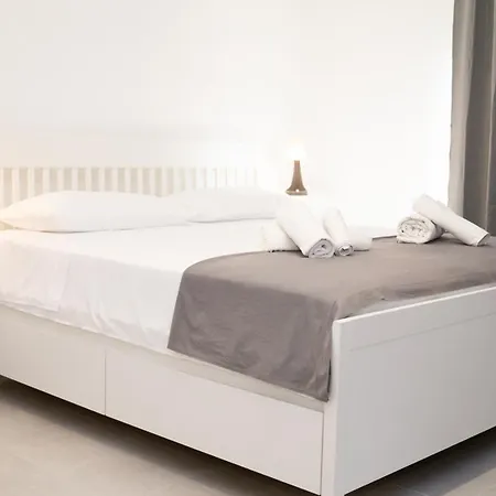 Cleli 지아르디니낙소스